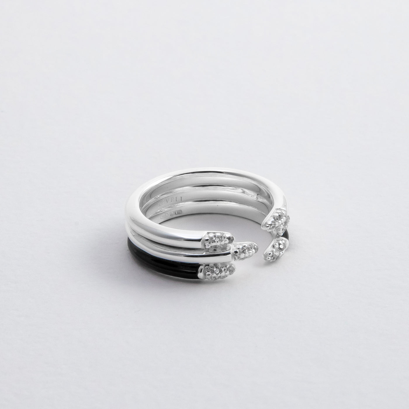 BLACK ETCH LINES TRIPLE SILVER RING