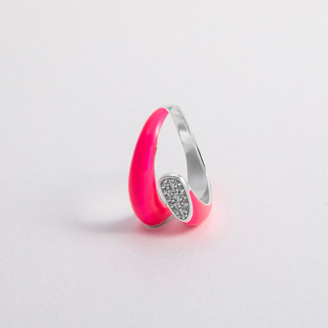 Anello bombato toi et moi aperto in argento sterling 925 smaltato a mano di colore rosa con cristalli. Prodotto in Italia