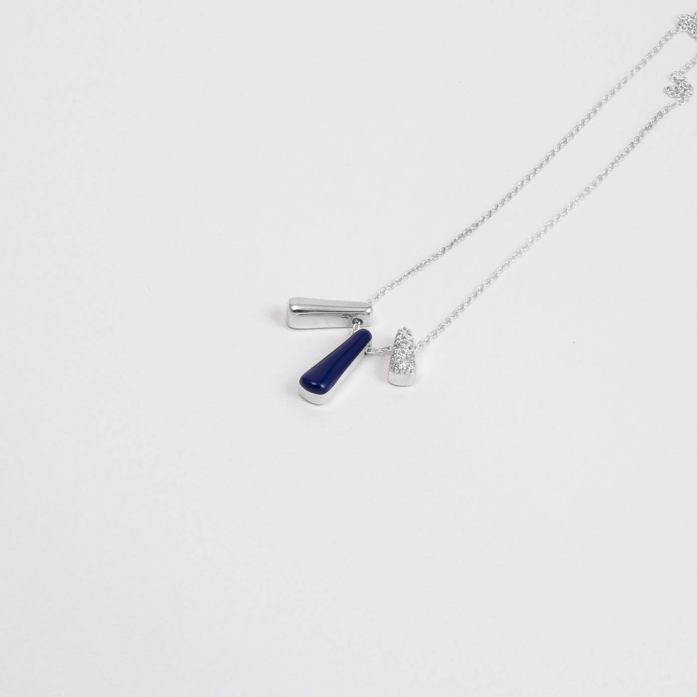 BLUE ETCH TRIS SILVER NECKLACE WITH PAVÉ