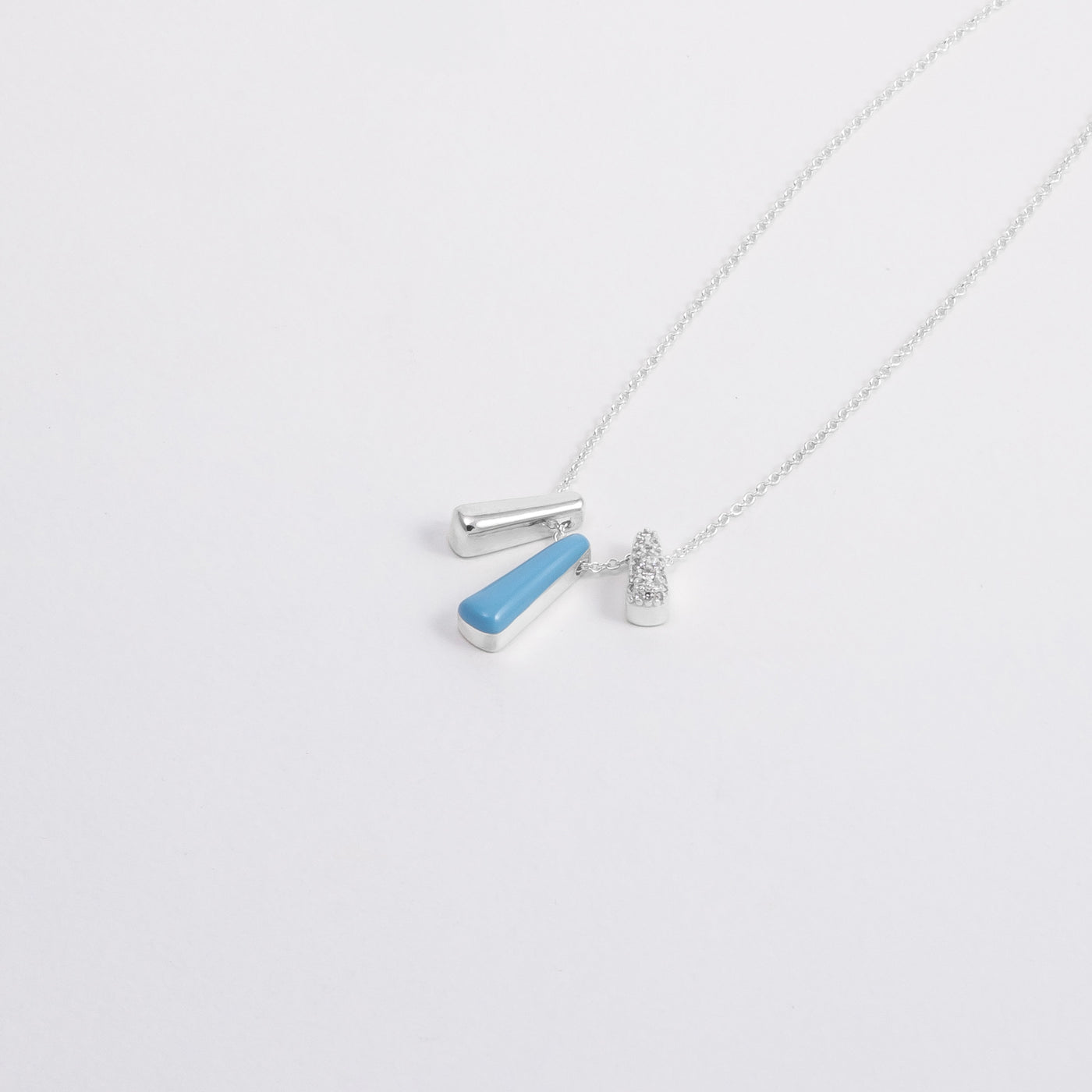 LIGHT BLUE ETCH TRIS SILVER NECKLACE WITH PAVÉ