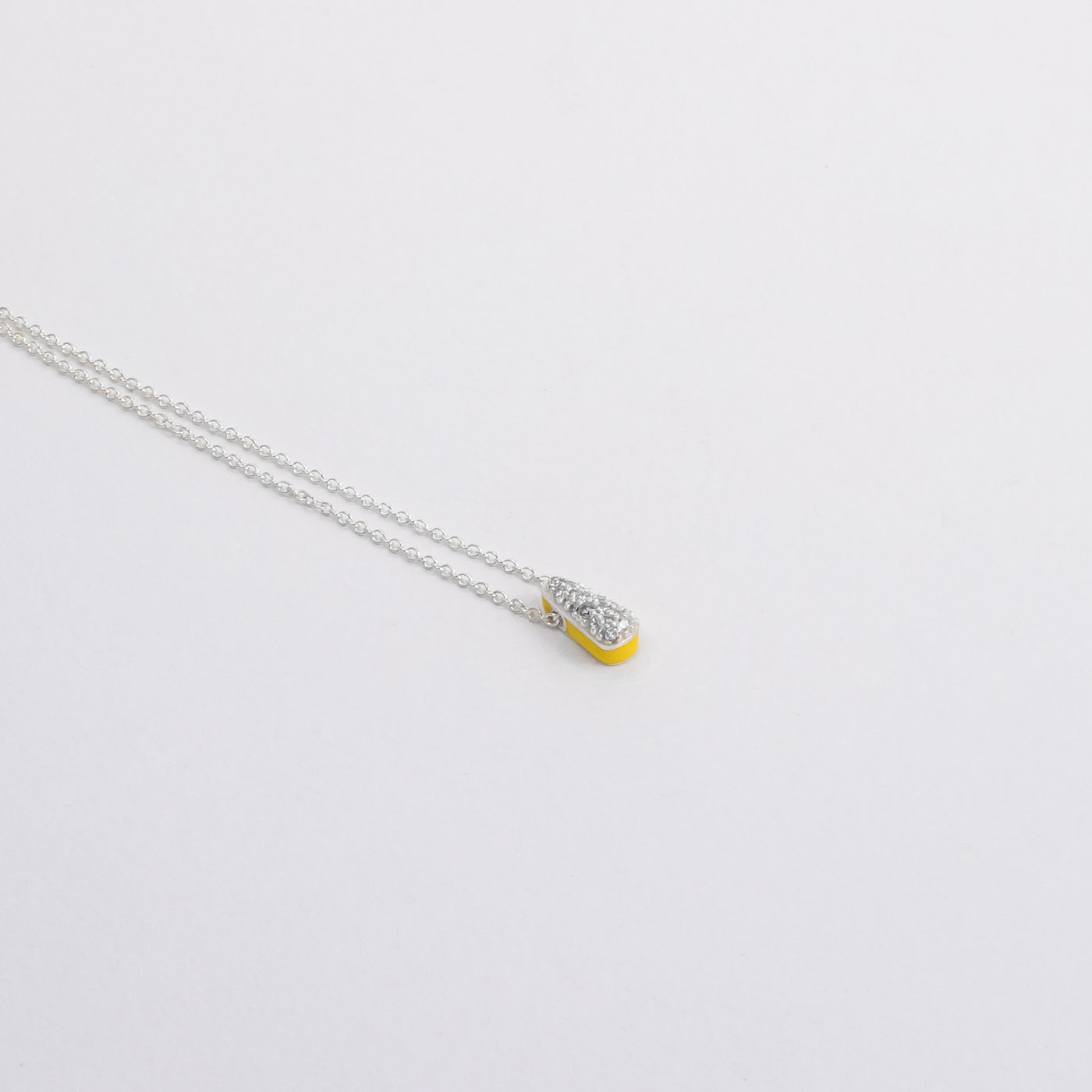 YELLOW ETCH DROP SILVER NECKLACE WITH PAVÉ