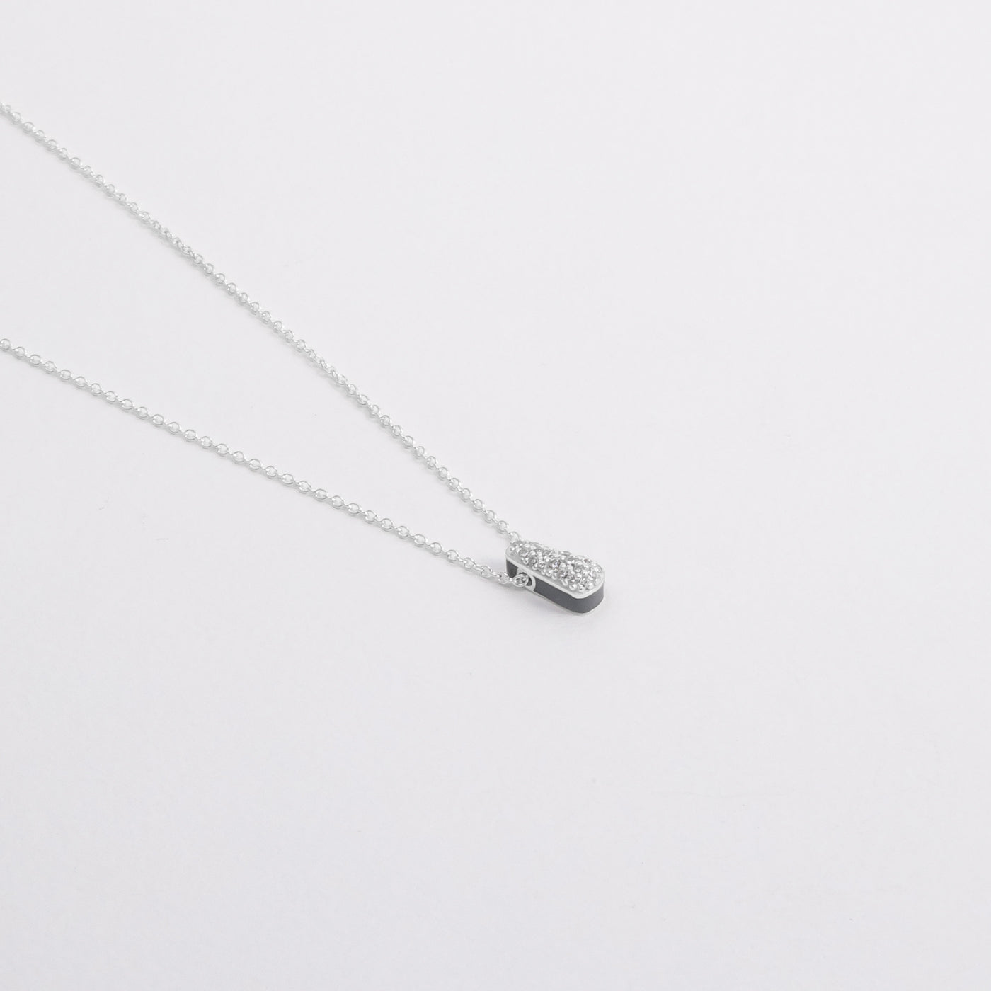 GREY ETCH DROP SILVER NECKLACE WITH PAVÉ