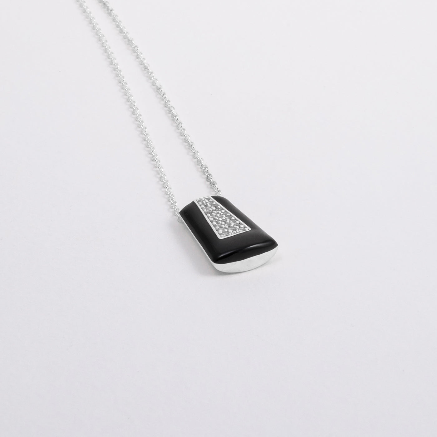 BLACK NECKLACE WITH PAVÉ