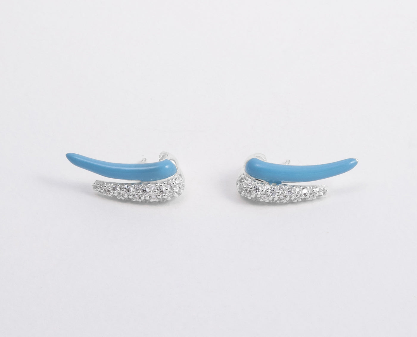 CRYSTAL LIGHT BLUE ETCH LINES DUO SILVER STUD EARRINGS