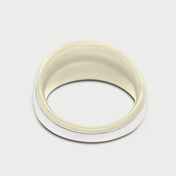 Anello in argento 925 bombato scultoreo smalto perla bianco collezione NOVA brand Reveli 