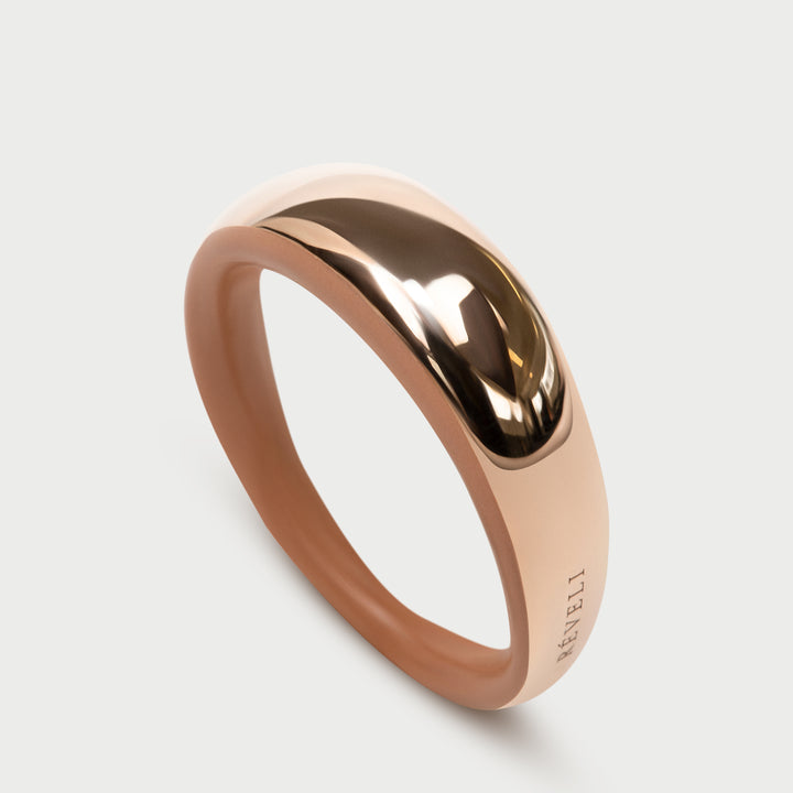 Anello in oro rosa bombato scultoreo smalto nude rosa cipria collezione NOVA brand Reveli 