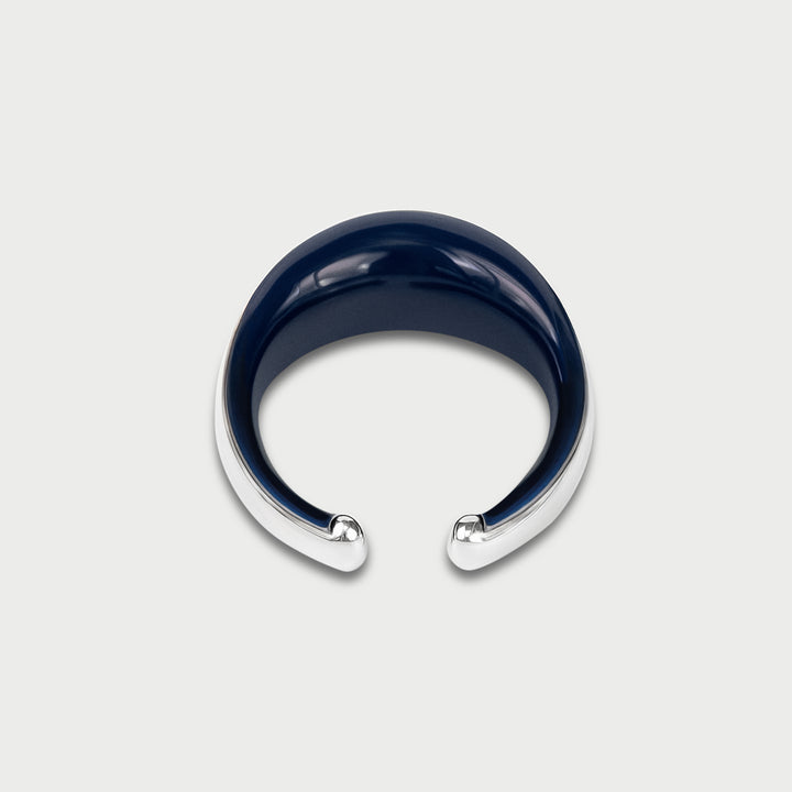Earcuff in 925 sterling silver, sculptural domed design, indigo blu enamel, NOVA collection, by Reveli.