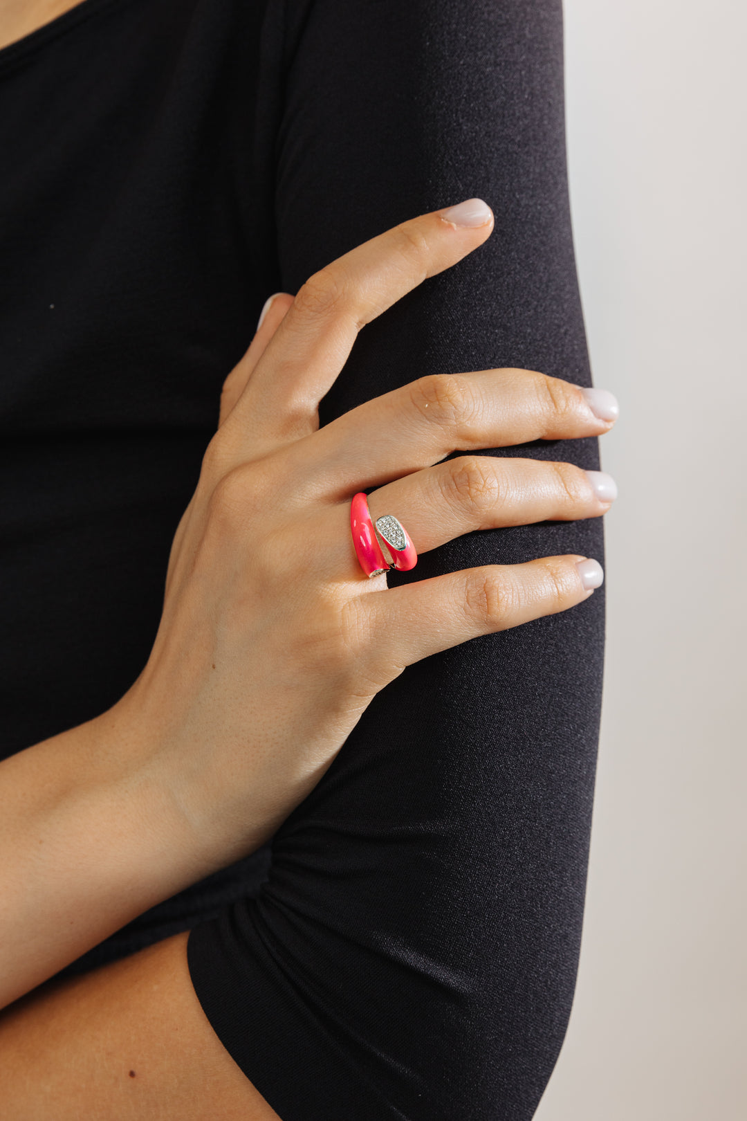 Anello Etch Wrap Rosa Con Cristalli