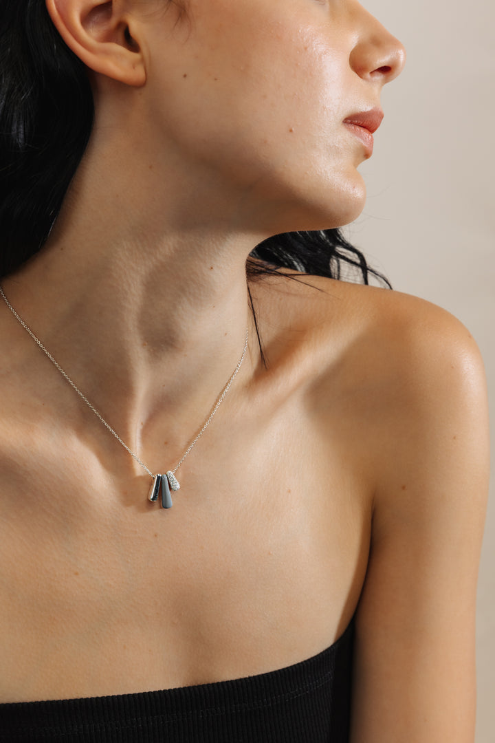 GREY ETCH TRIS SILVER NECKLACE WITH PAVÉ