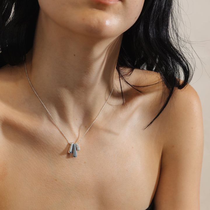 GREY ETCH TRIS SILVER NECKLACE WITH PAVÉ
