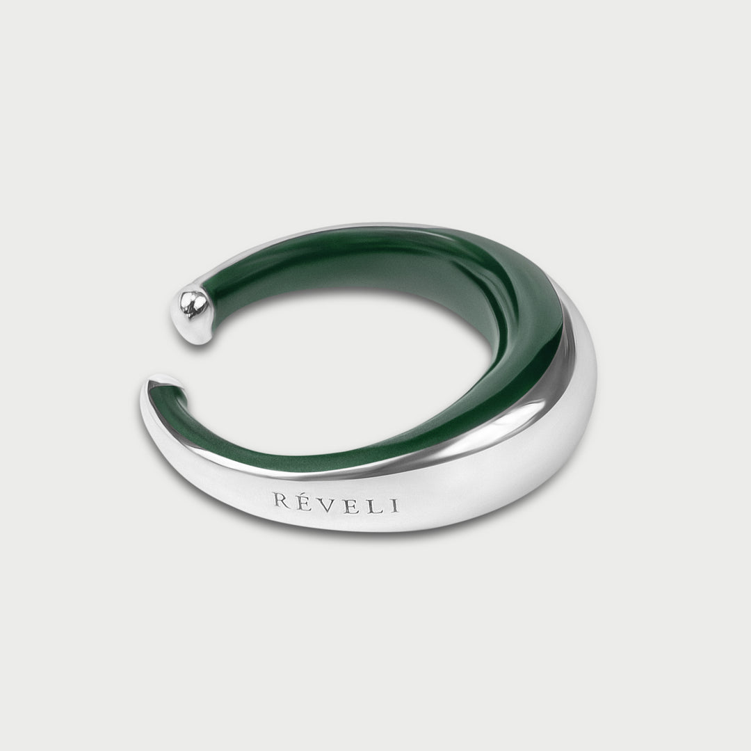 L'orecchino cuff  in argento 925 bombato scultoreo smalto verde moss collezione NOVA brand Reveli 
