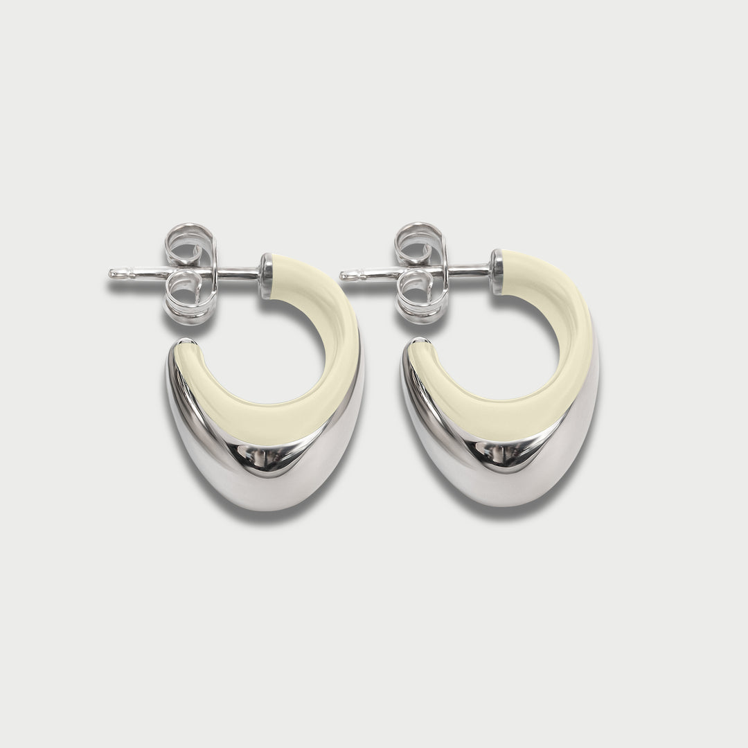 Orecchini in argento 925 bombato scultoreo smalto bianco perlato collezione NOVA brand Reveli 