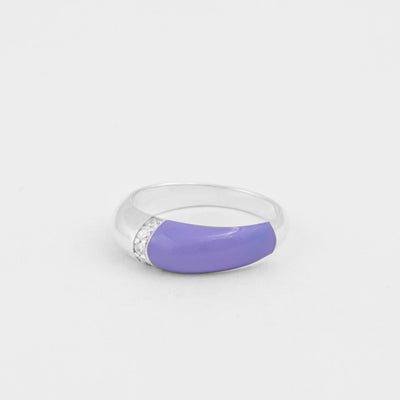 Hand-enameled 925 sterling silver dome ring with mauve purple enamel and round-cut crystals. Produced in Italy. Réveli