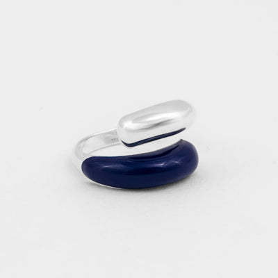 Anello bombato toi et moi aperto in argento sterling 925 smaltato a mano di colore blu. Prodotto in Italia. Réveli