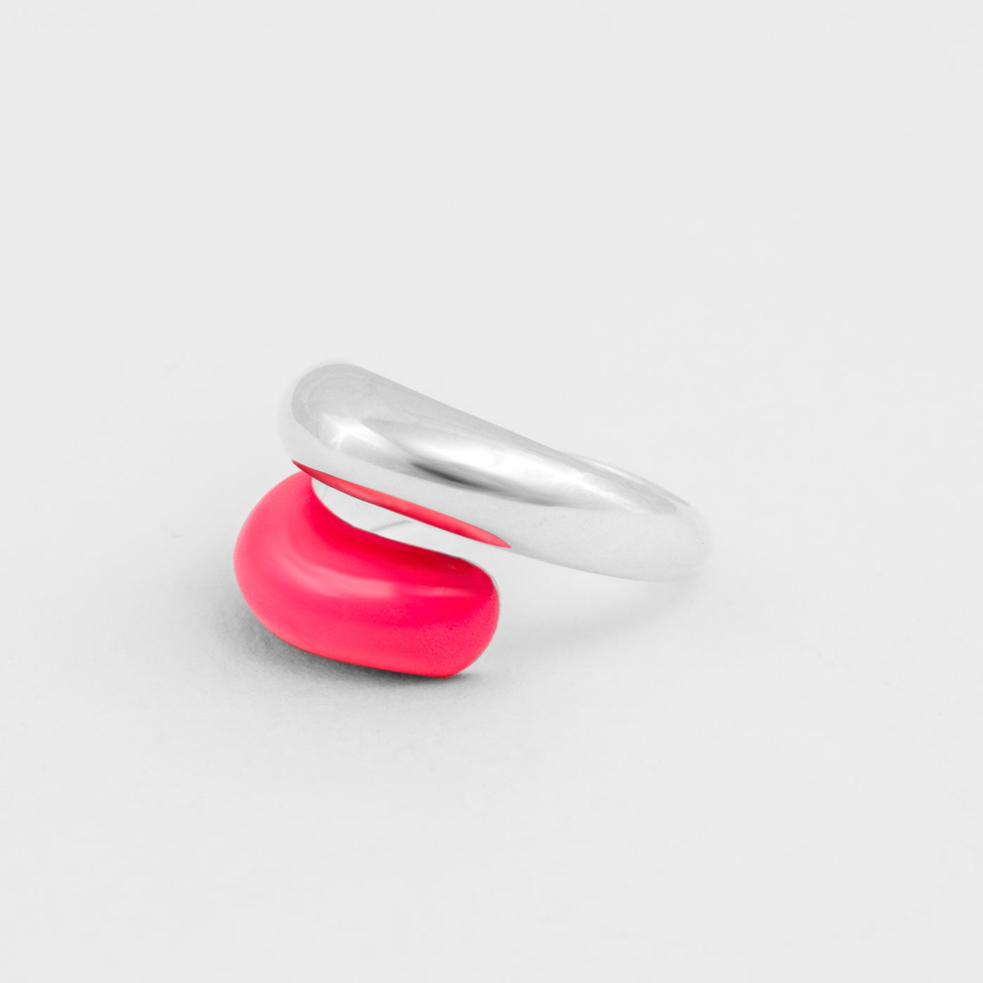 Hand-enameled 925 sterling silver neon pink toi et moi open dome ring. Produced in Italy. Réveli