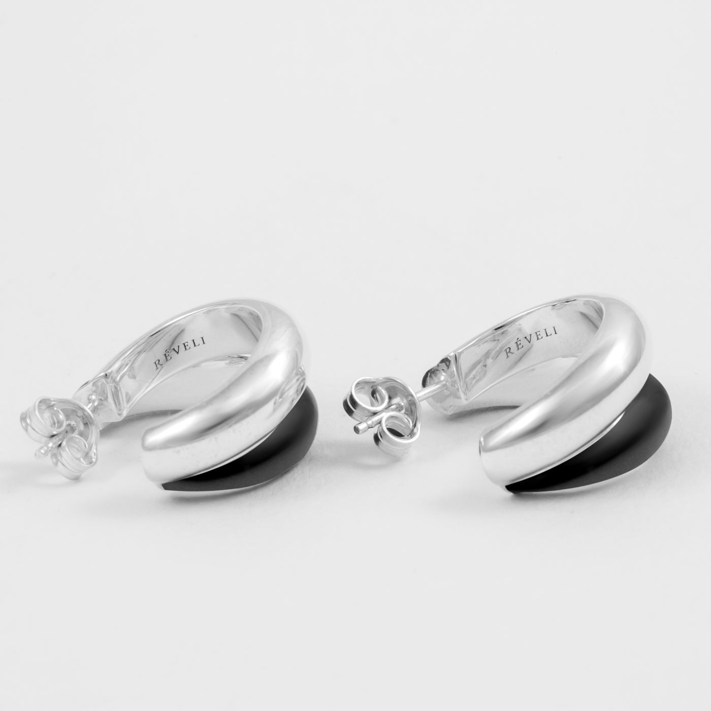 Hand-enameled 925 sterling silver black double earrings. Produced on Italy. Réveli