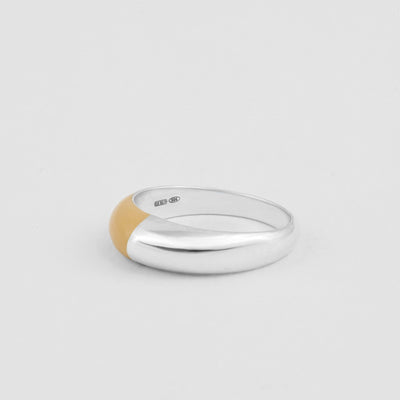 Hand-enameled 925 sterling silver dome ring with tapioca enamel. Produced in Italy. Réveli